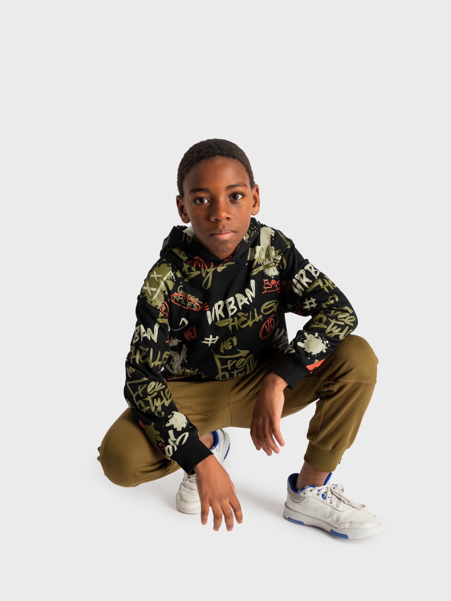 1753796724_cdb79bb8be749595e12974f21f935556 Sweat com Capuz - Image 2